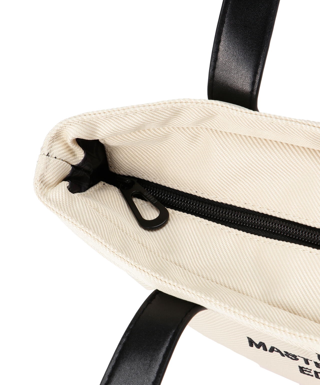 【公式オンライン限定】【SWAGGY BUNNY】カートバッグ (UNISEX)