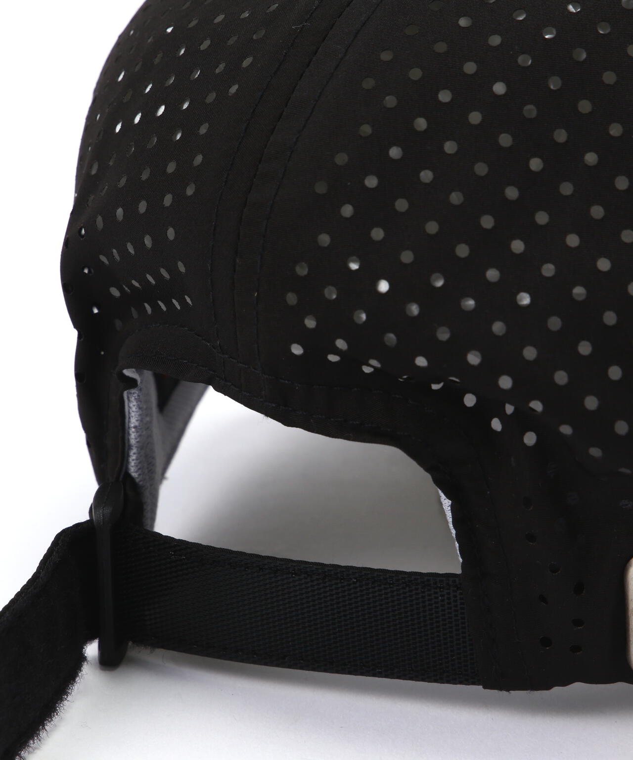 マーカー付きメッシュキャップ (UNISEX)