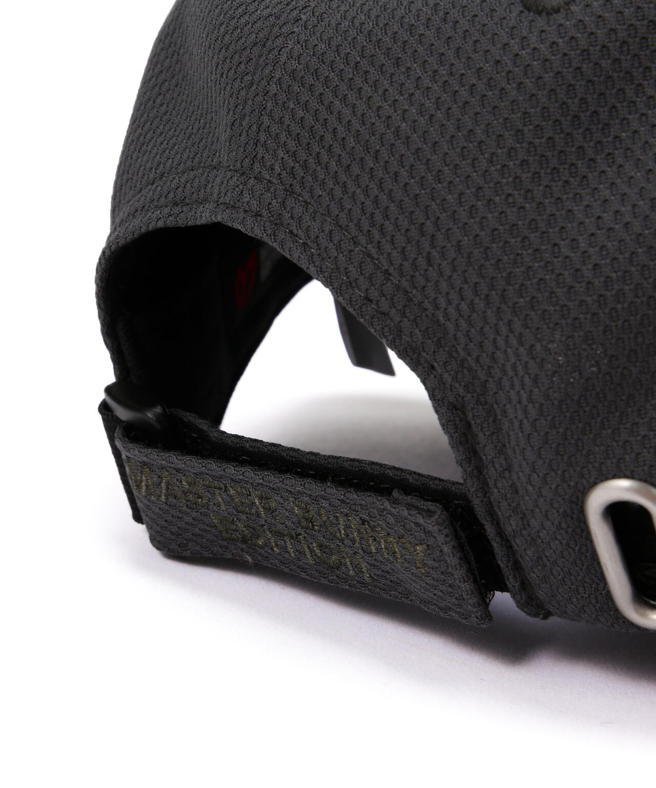 【SWAGGY BUNNY】キャップ (UNISEX)