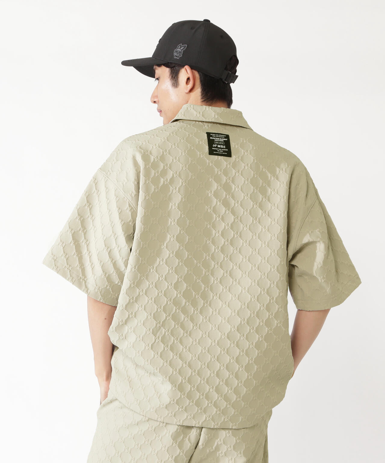 H:182cm/C:93/W:77/H:91 着用サイズ:5