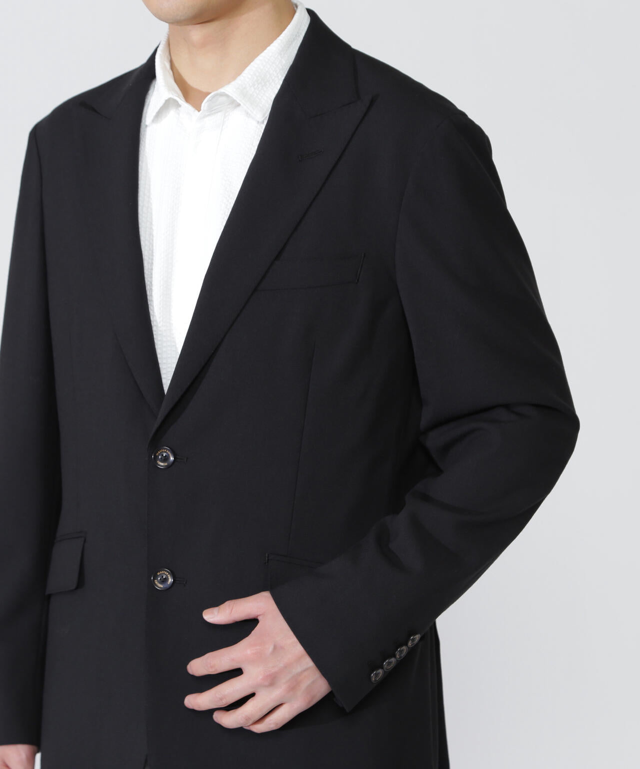 H:183/C:89/W:74/H:90 着用サイズ:5