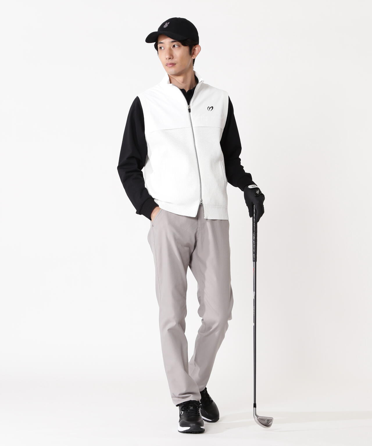 H:182cm/C:93/W:77/H:91 着用サイズ:5