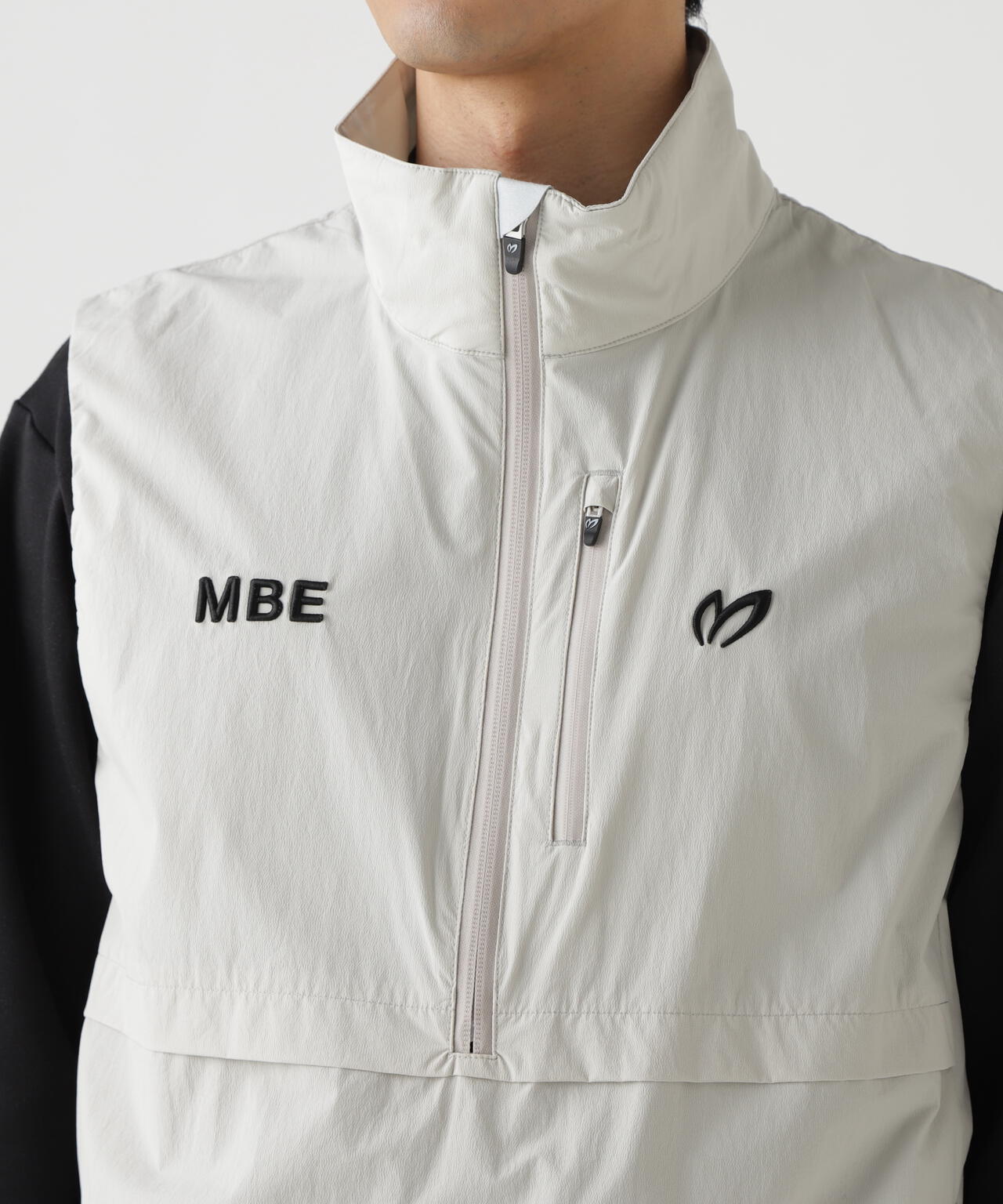 カジナイロンストレッチハーフジップアップベスト