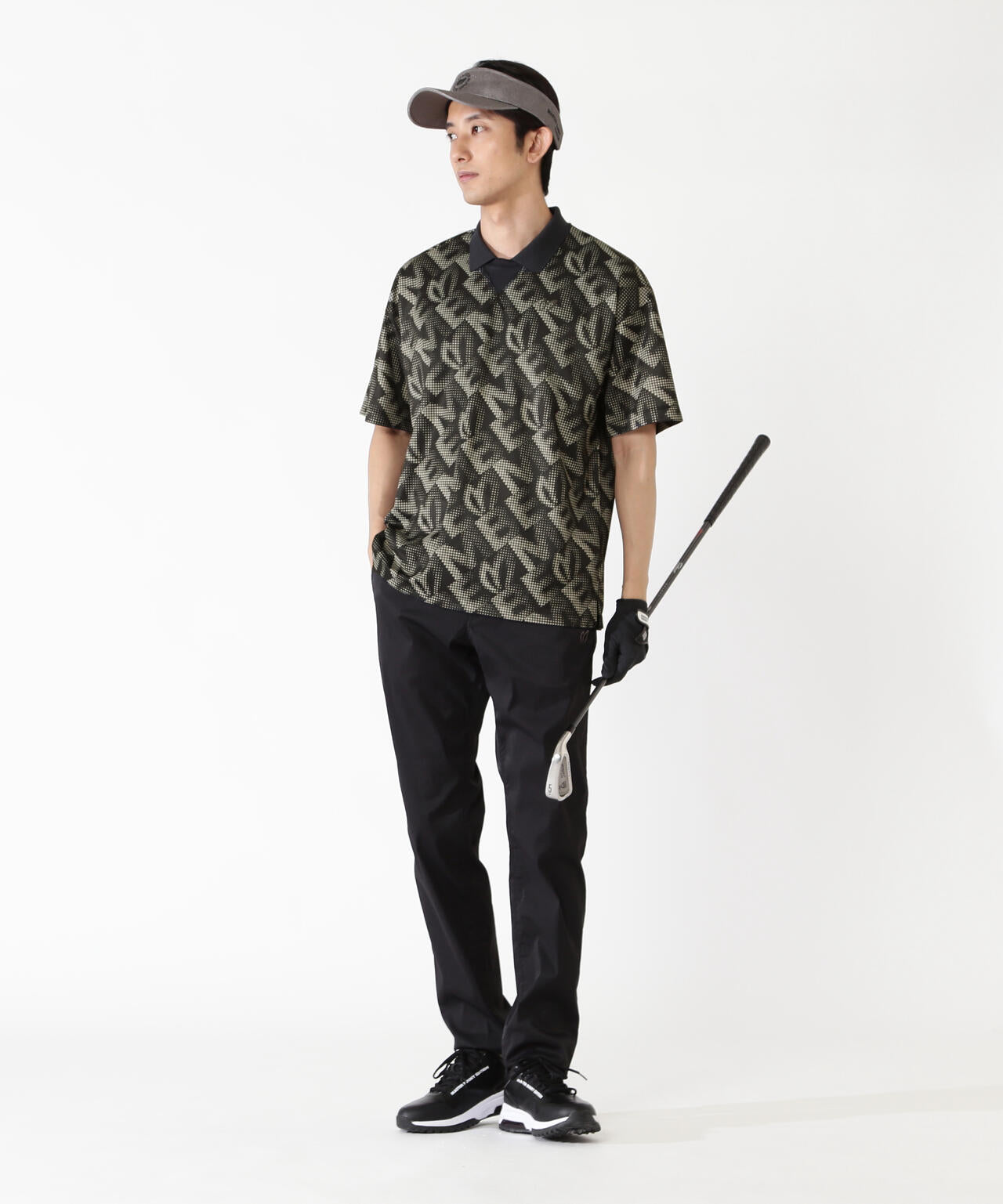 H:182cm/C:93/W:77/H:91 着用サイズ:5