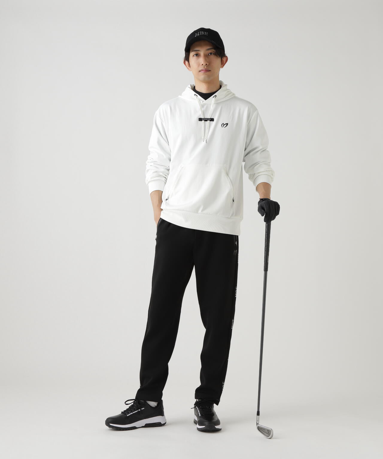 カチオンポリエステルポンチプルオーバーフーディ