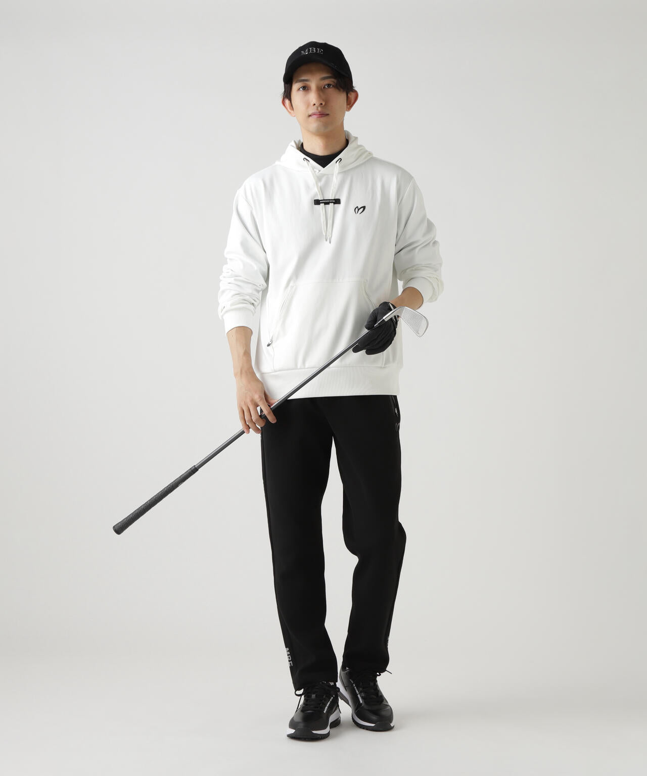 カチオンポリエステルポンチプルオーバーフーディ