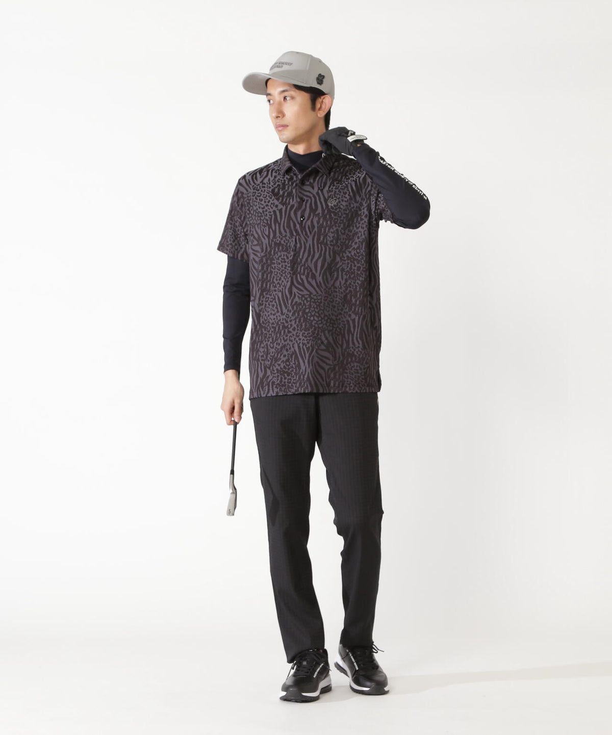 H:182cm/C:93/W:77/H:91 着用サイズ:5