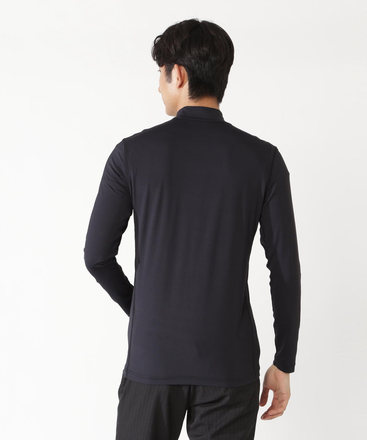 H:182cm/C:93/W:77/H:91 着用サイズ:5