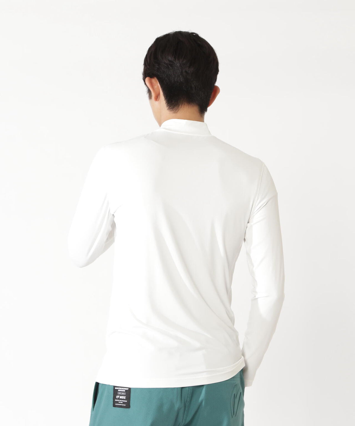 H:182cm/C:93/W:77/H:91 着用サイズ:5