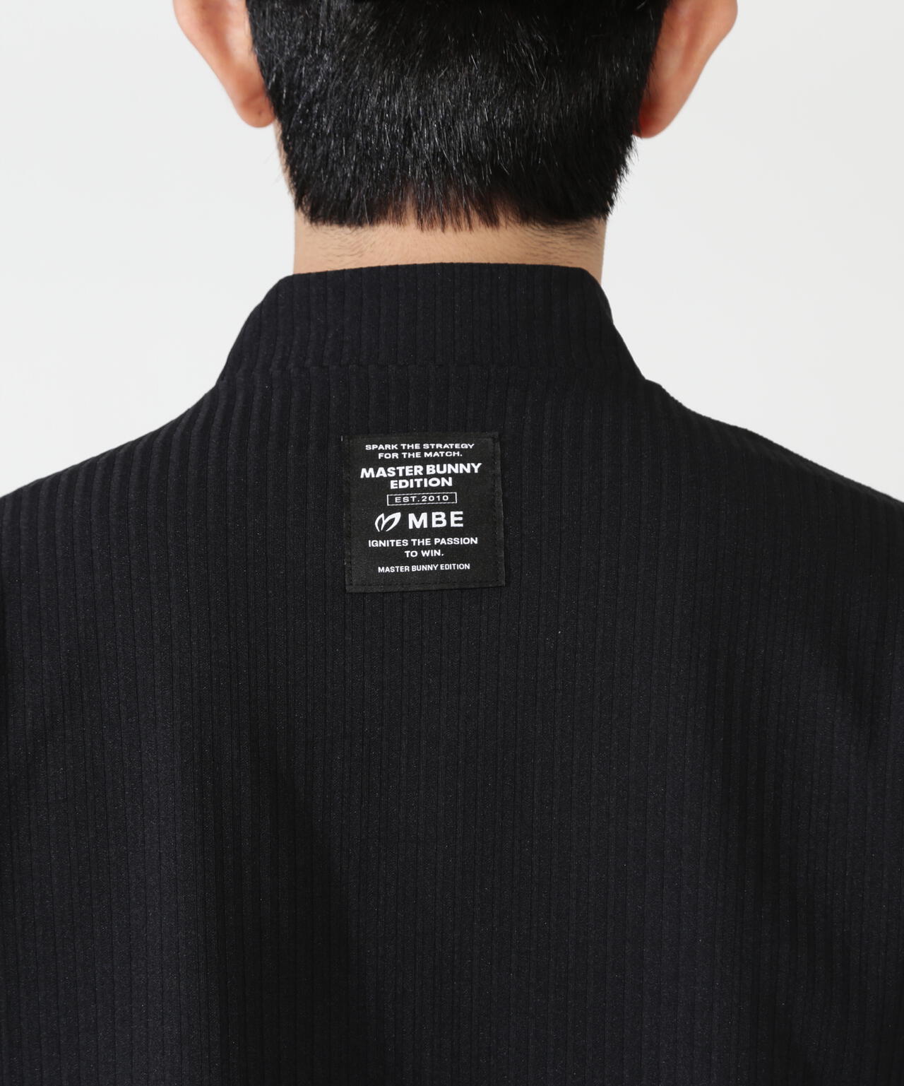 H:182cm/C:93/W:77/H:91 着用サイズ:5