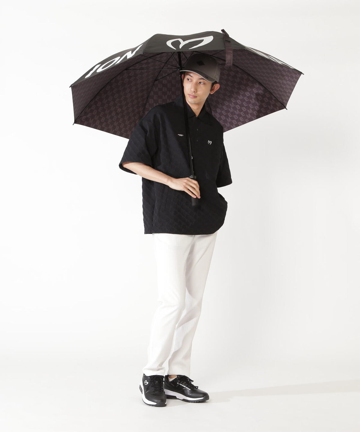 H:182cm/C:93/W:77/H:91