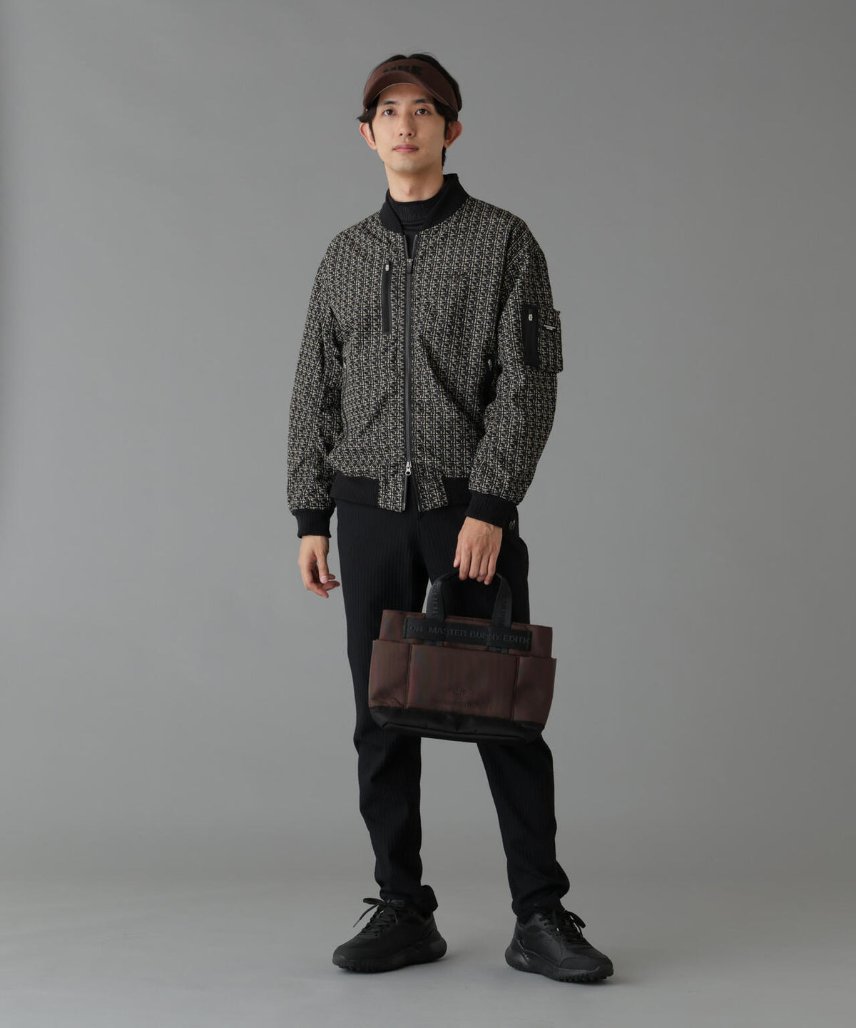H:182cm/C:93/W:77/H:91 着用サイズ:5