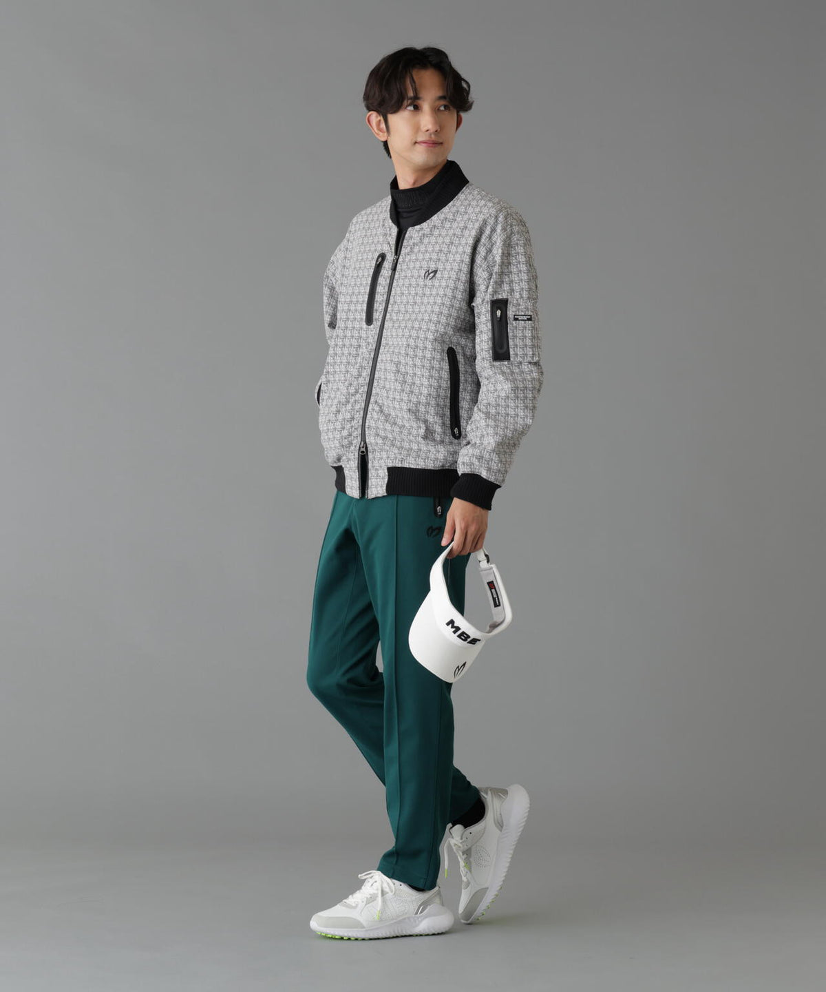 H:182cm/C:93/W:77/H:91 着用サイズ:5