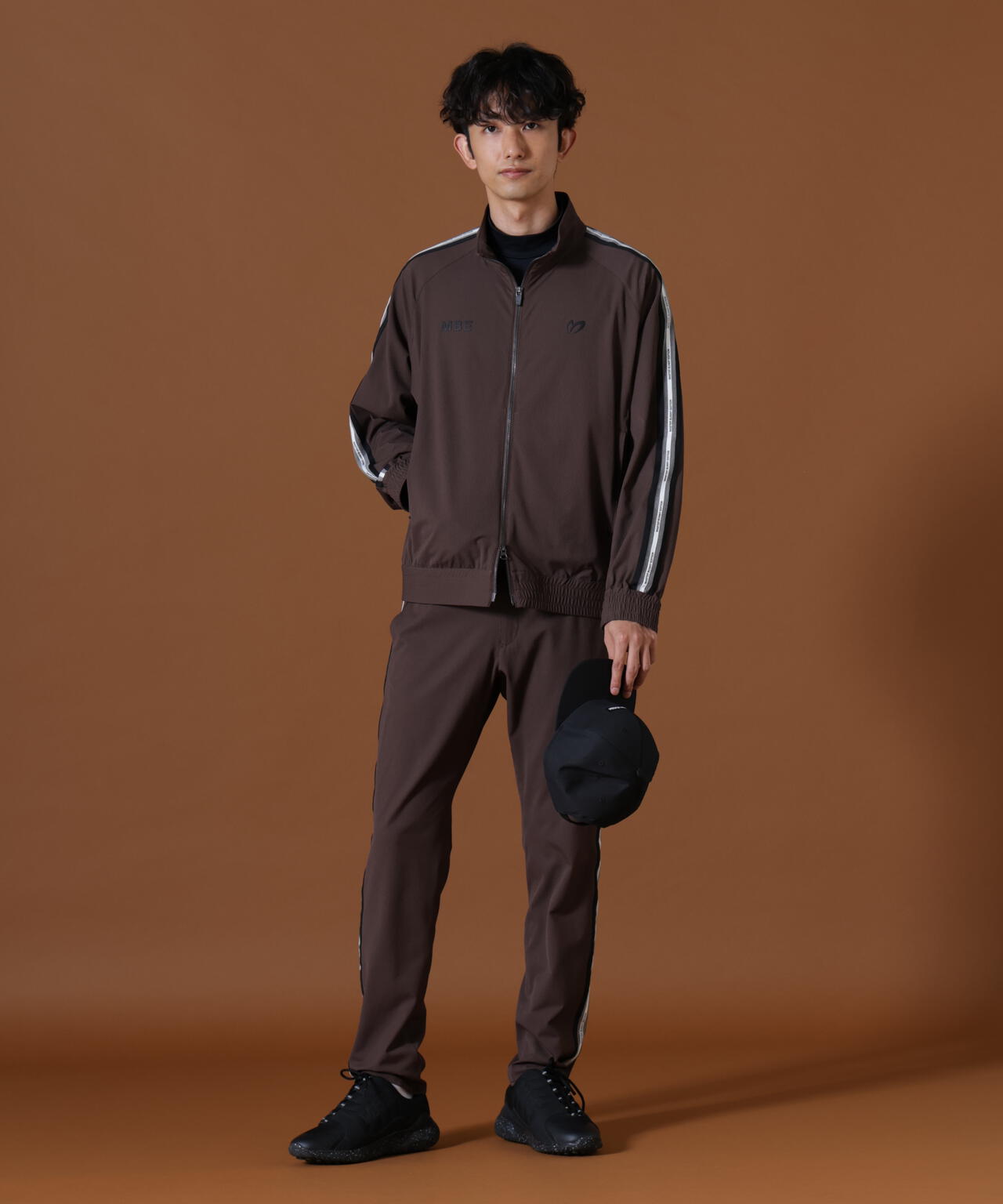 H:182cm/C:93/W:77/H:91 着用サイズ:5
