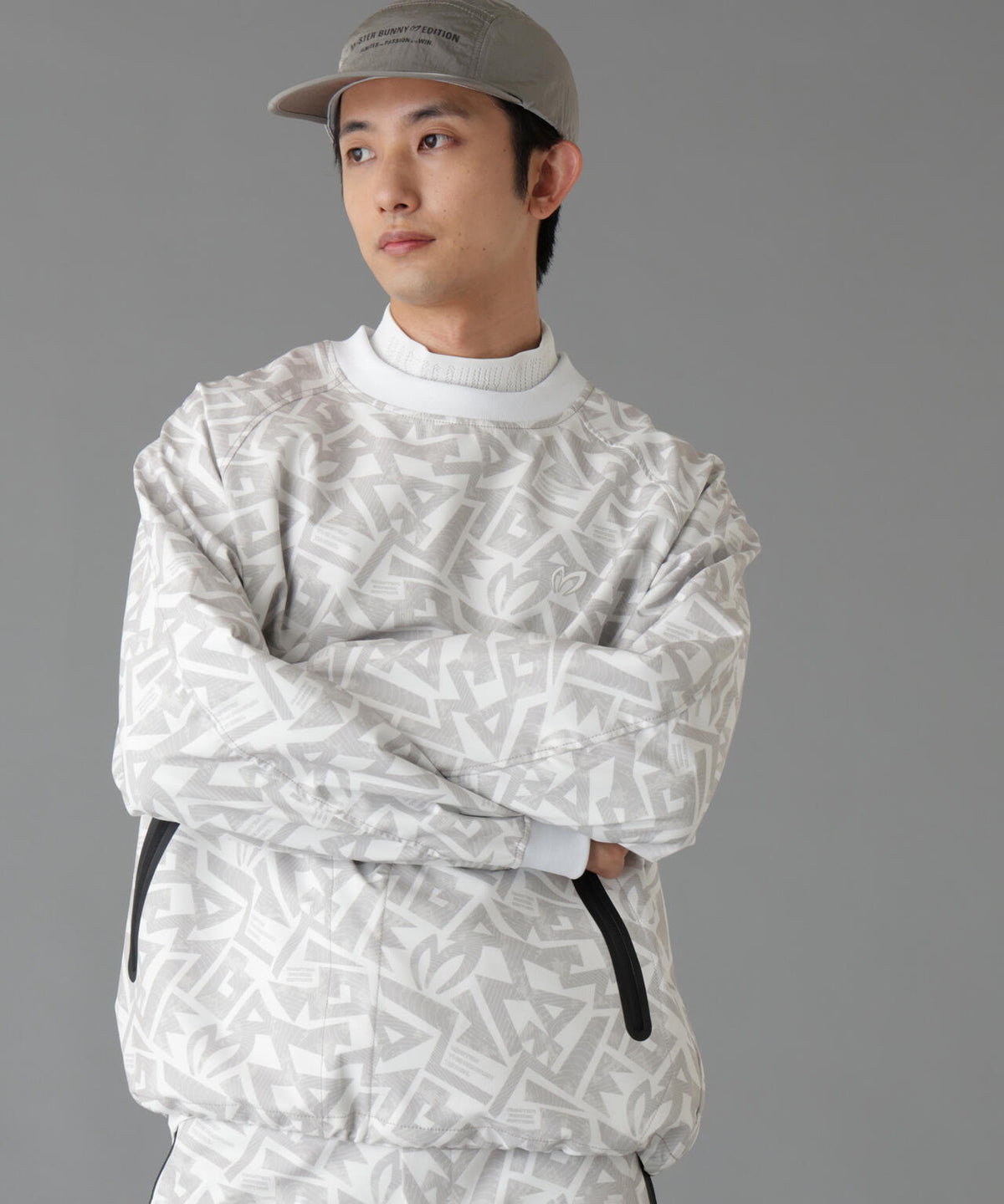 H:182cm/C:93/W:77/H:91 着用サイズ:5