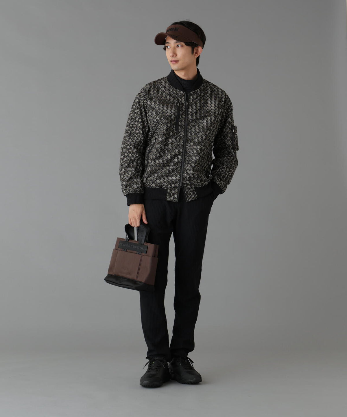 H:182cm/C:93/W:77/H:91 着用サイズ:5