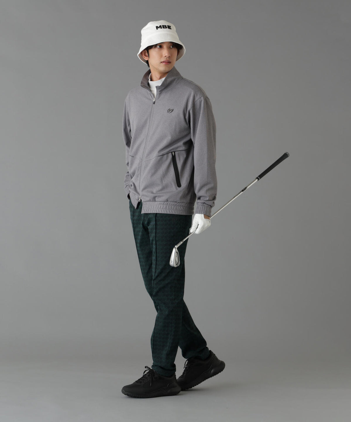 H:182cm/C:93/W:77/H:91 着用サイズ:5