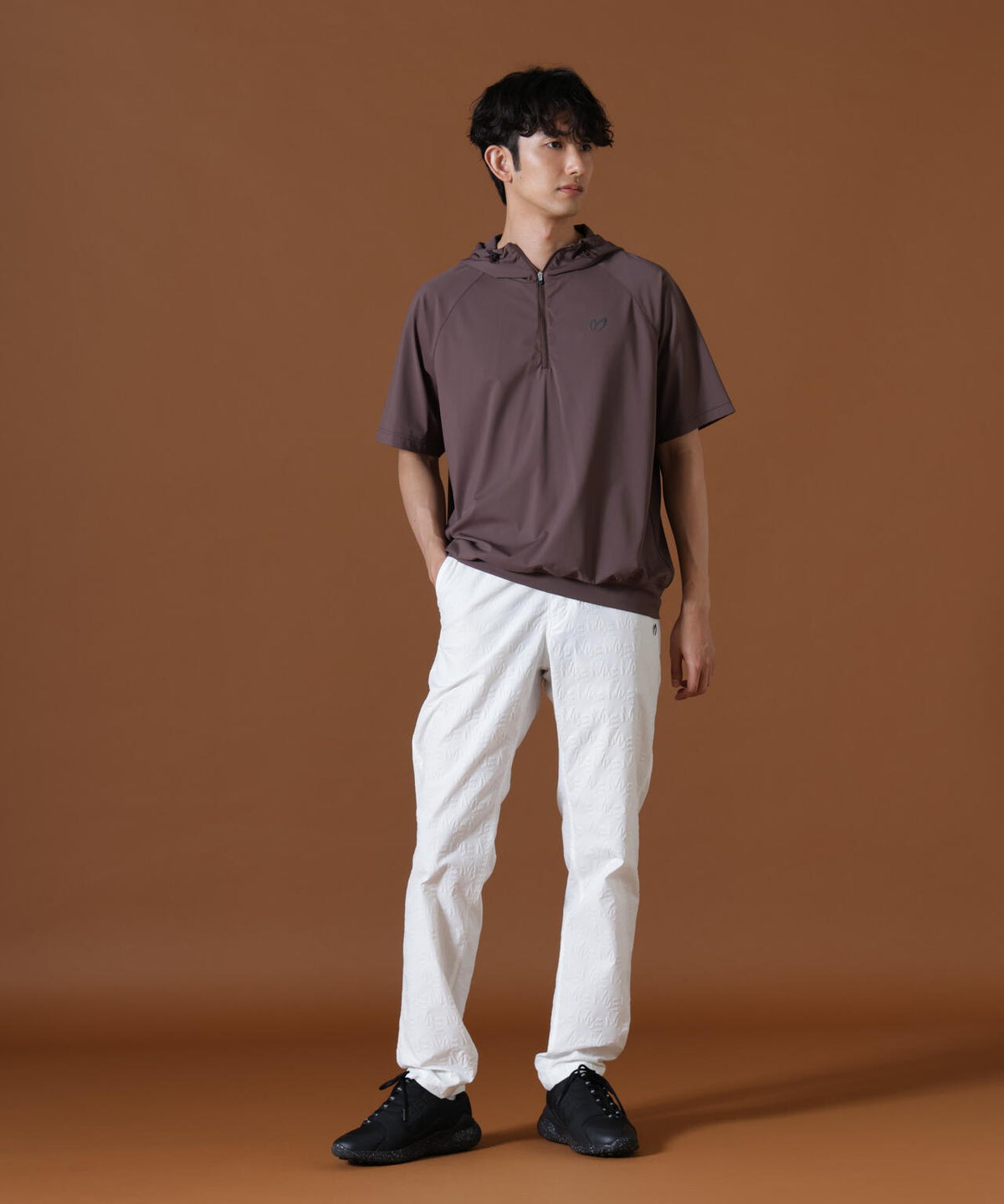H:182cm/C:93/W:77/H:91 着用サイズ:5