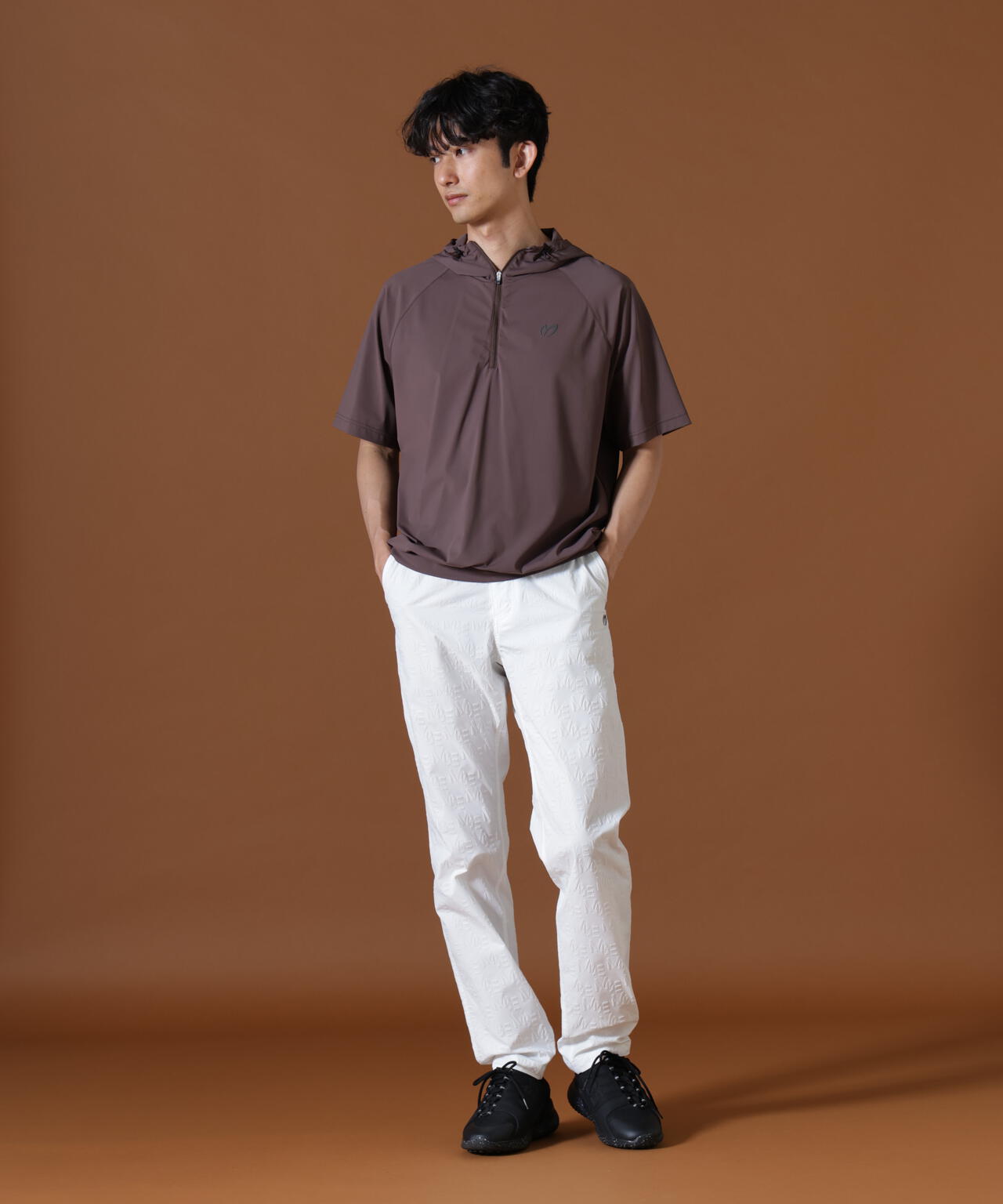 H:182cm/C:93/W:77/H:91 着用サイズ:5
