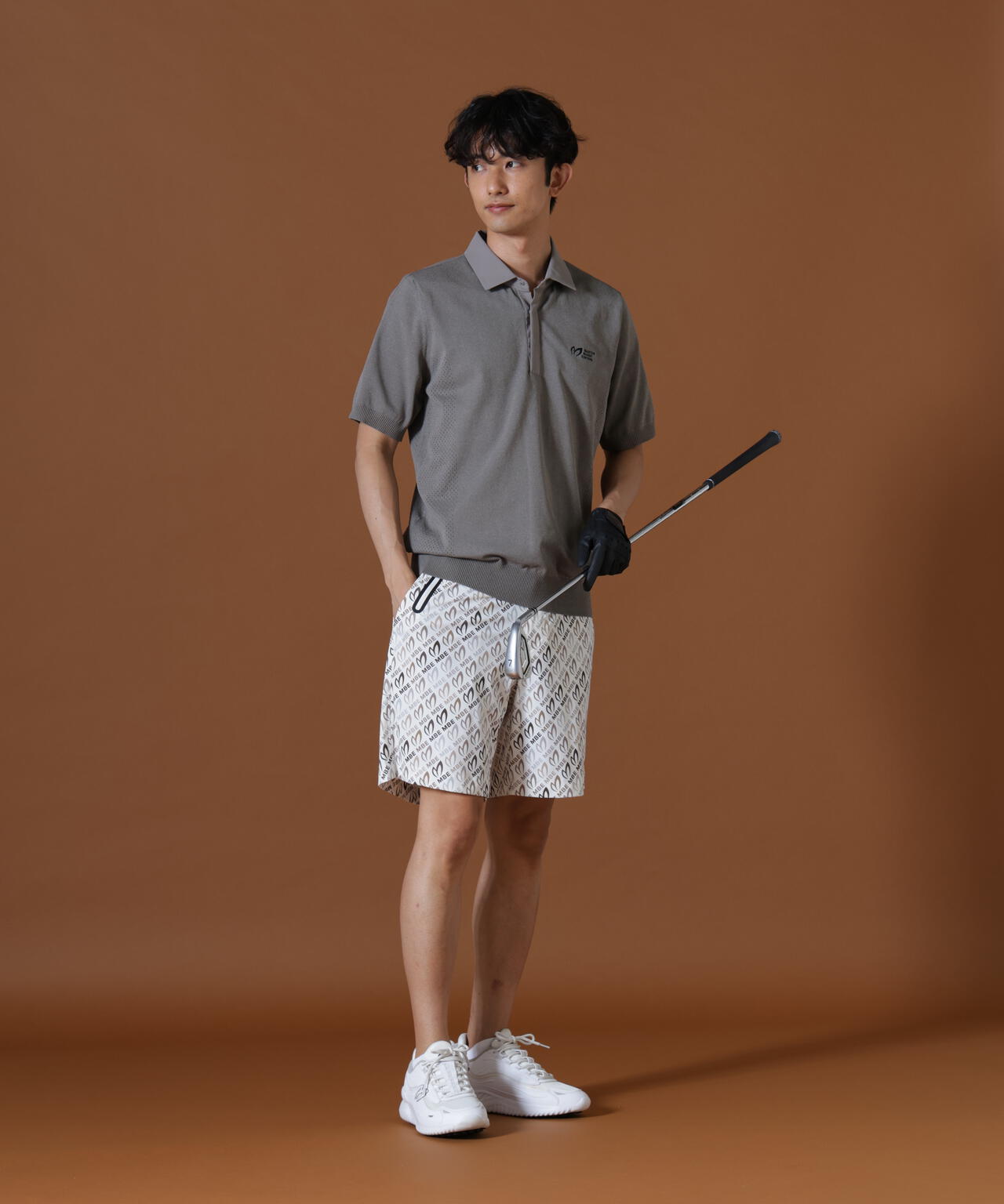 H:182cm/C:93/W:77/H:91 着用サイズ:5