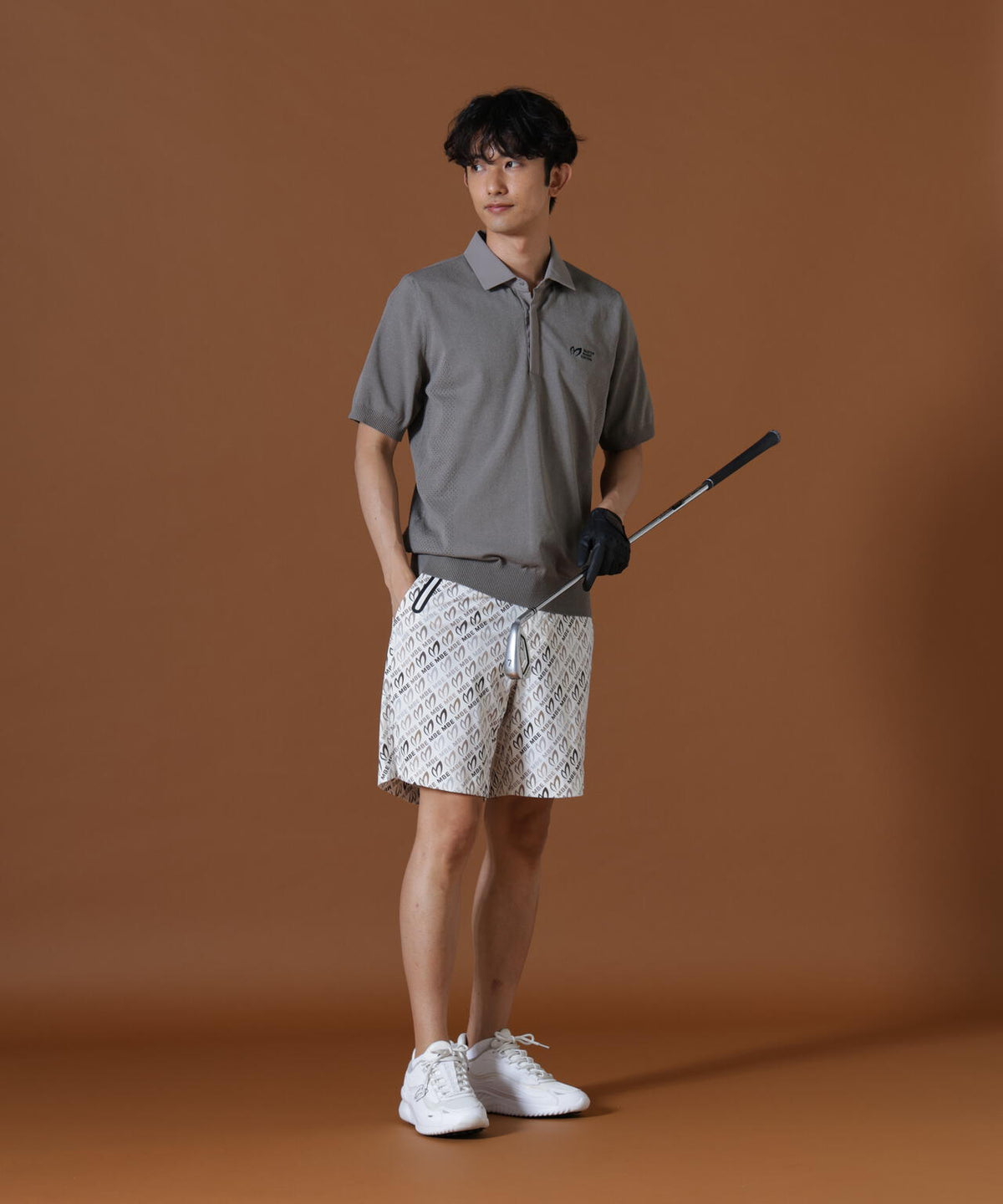 H:182cm/C:93/W:77/H:91 着用サイズ:5