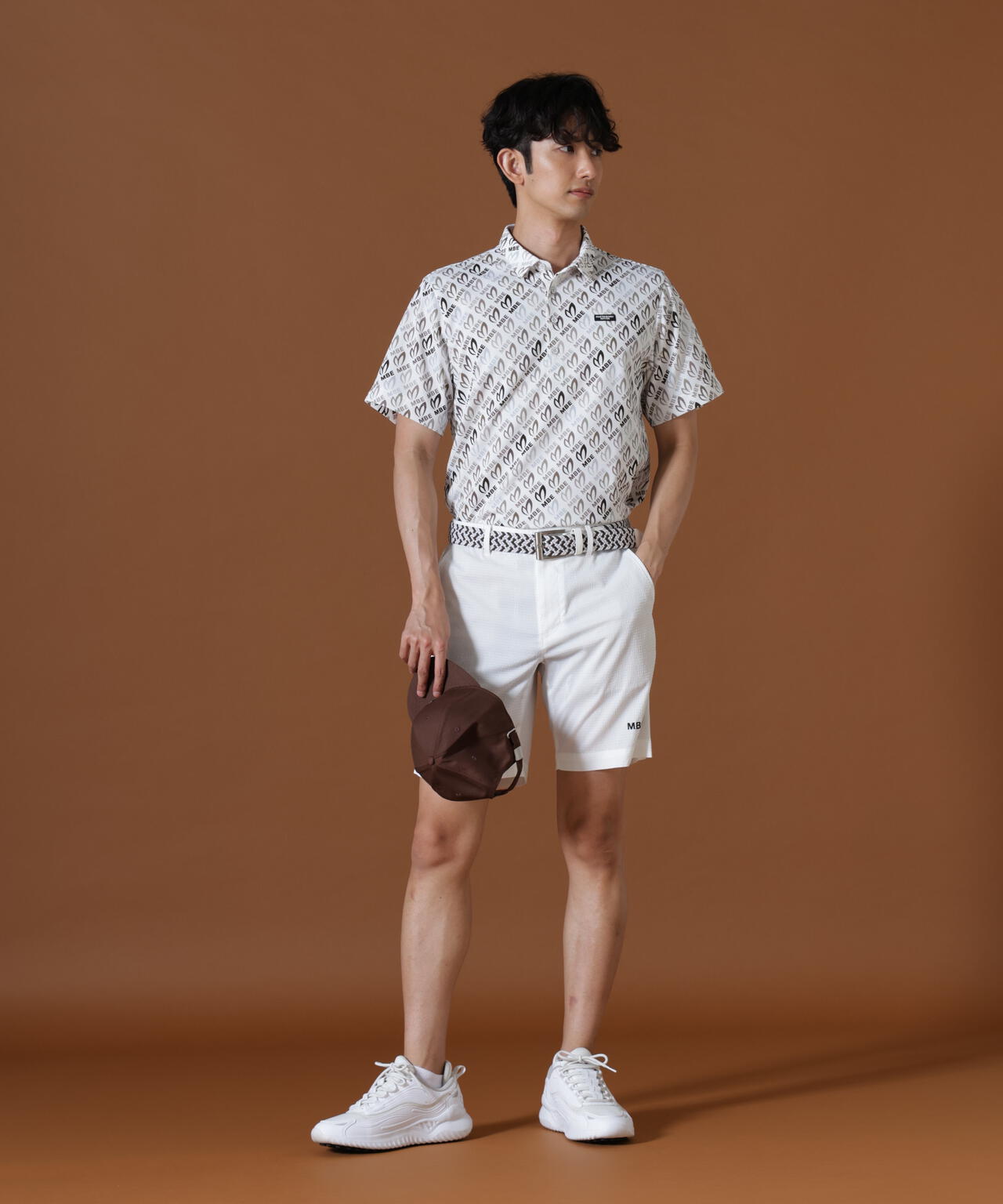 H:182cm/C:93/W:77/H:91 着用サイズ:5