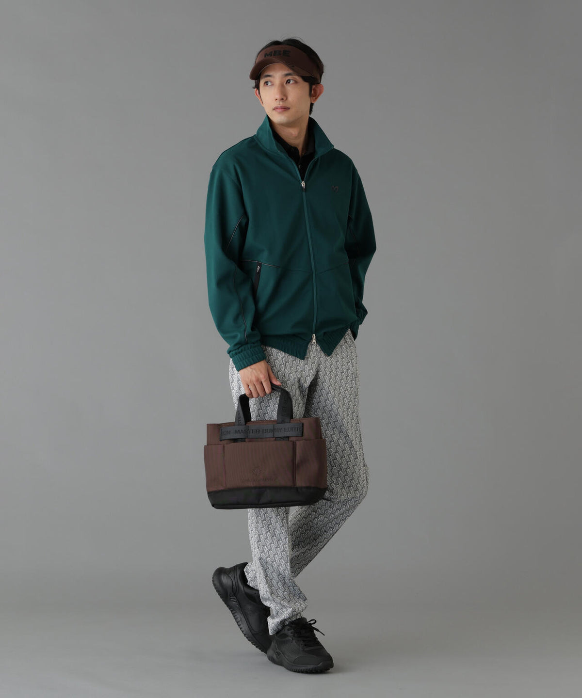 H:182cm/C:93/W:77/H:91 着用サイズ:5