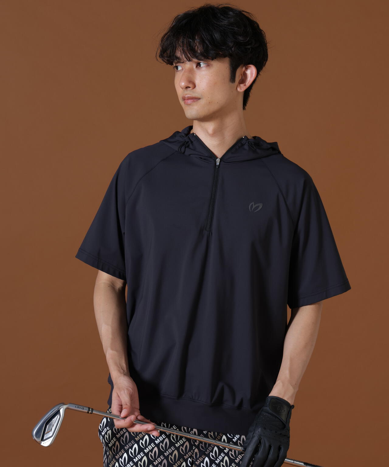 H:182cm/C:93/W:77/H:91 着用サイズ:5