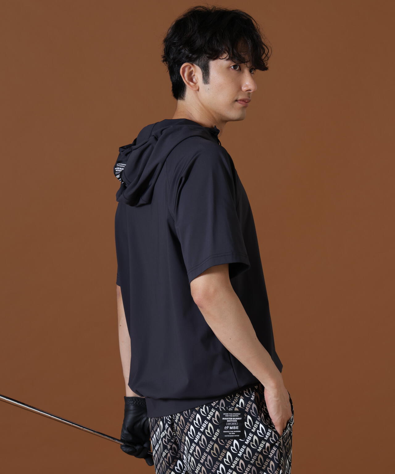 H:182cm/C:93/W:77/H:91 着用サイズ:5