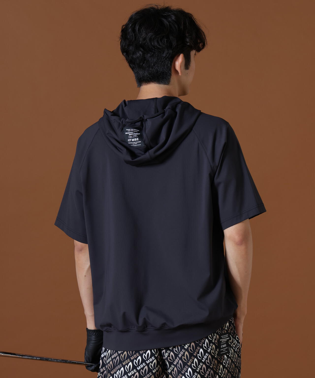 H:182cm/C:93/W:77/H:91 着用サイズ:5