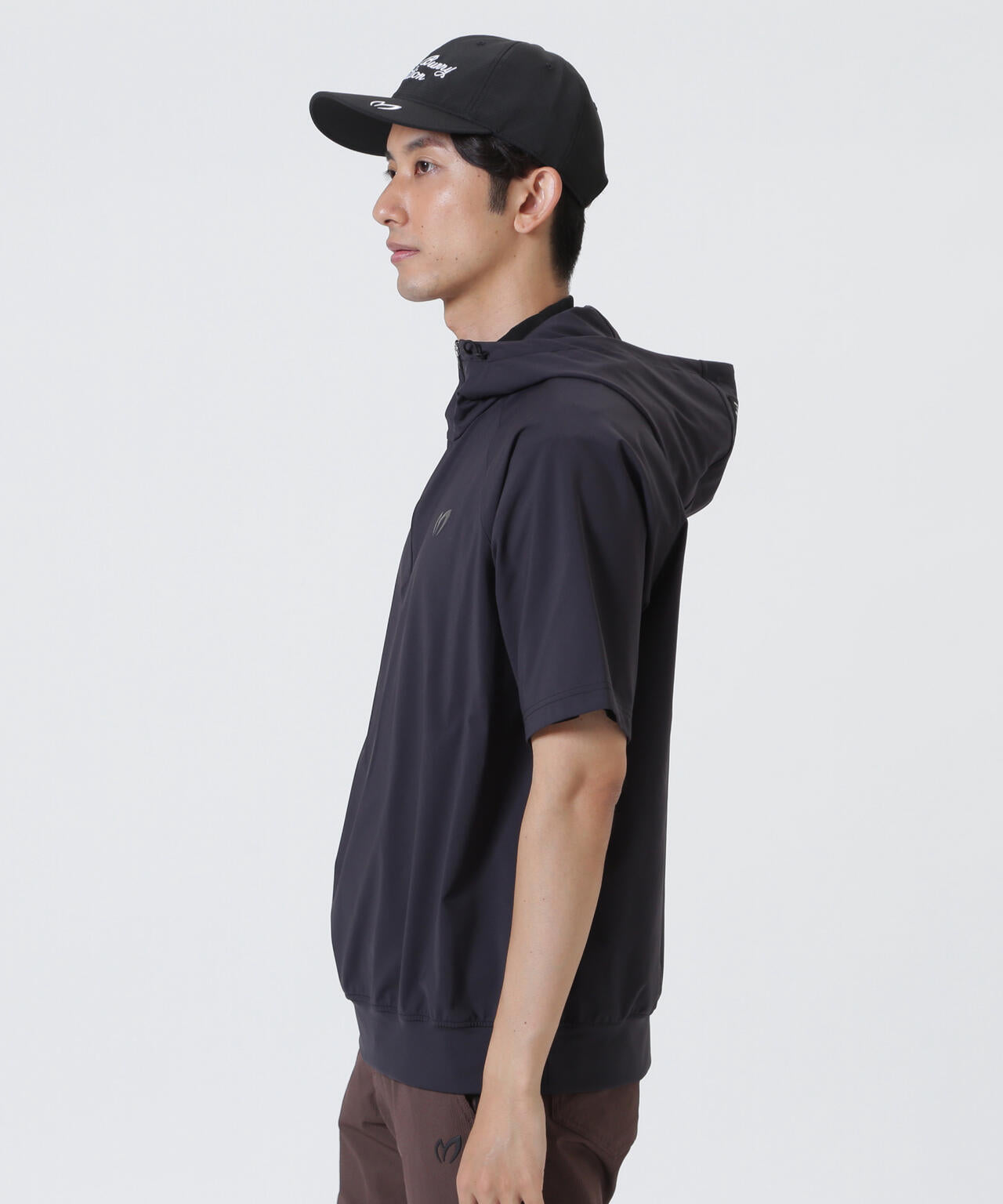 H:182cm/C:93/W:77/H:91 着用サイズ:5