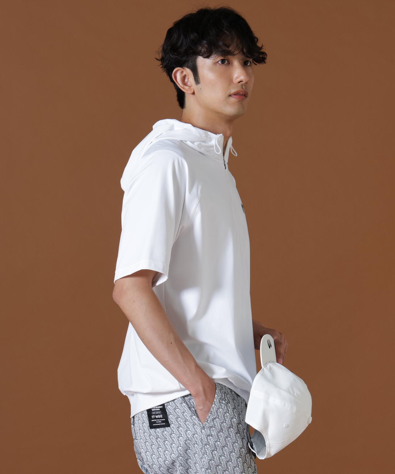 H:182cm/C:93/W:77/H:91 着用サイズ:5