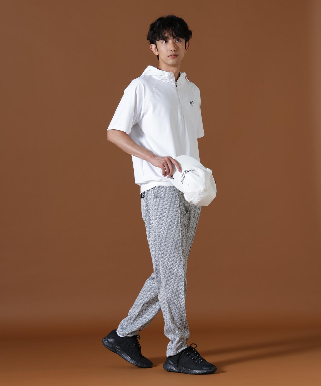 H:182cm/C:93/W:77/H:91 着用サイズ:5