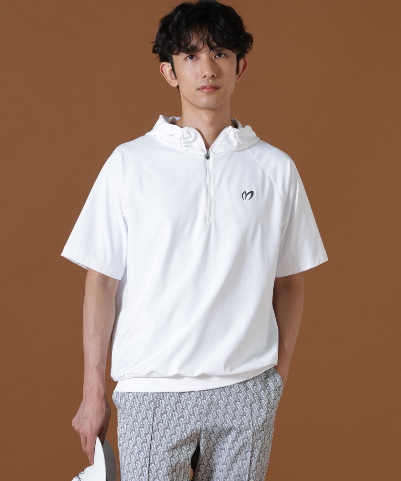 H:182cm/C:93/W:77/H:91 着用サイズ:5