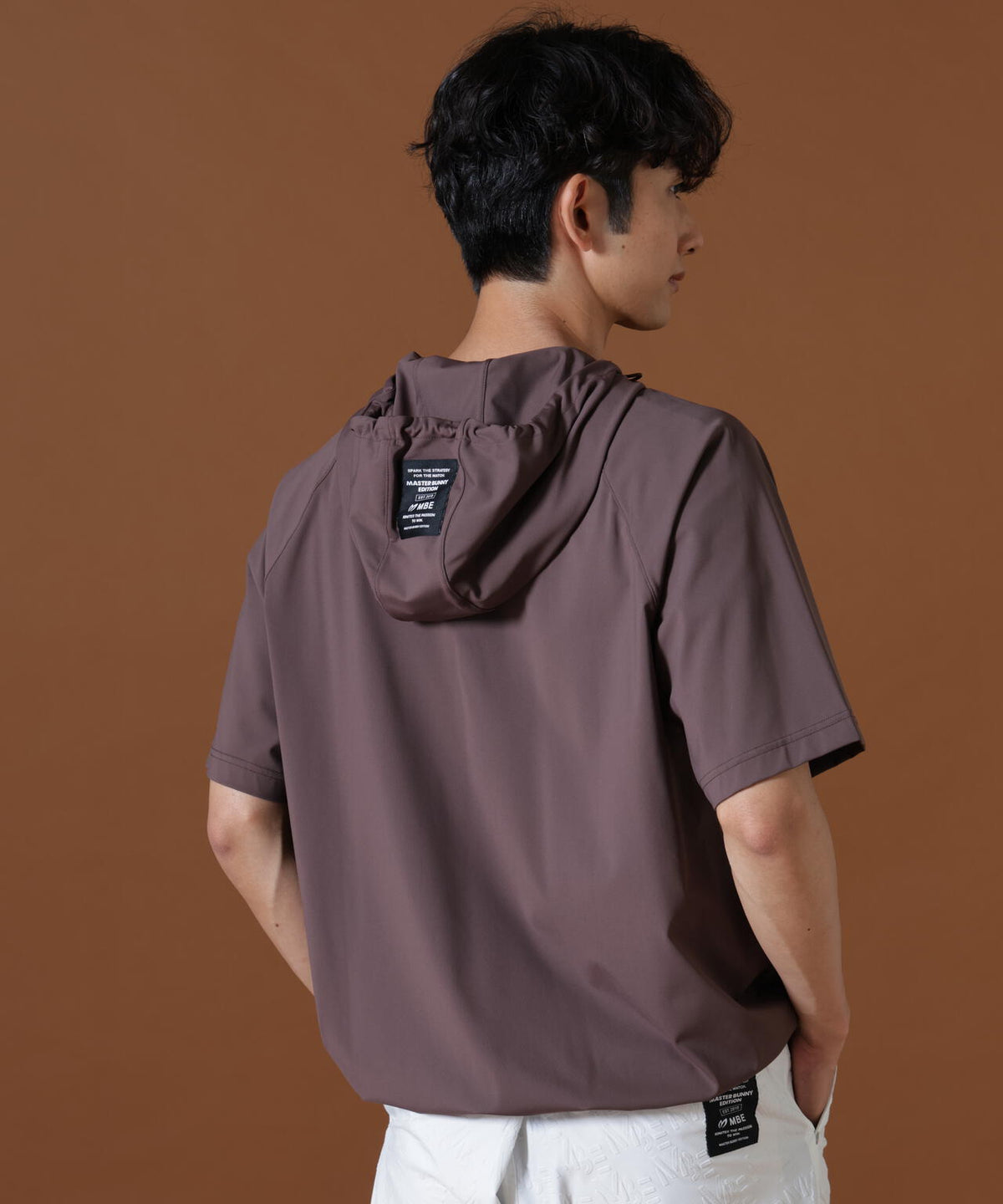 H:182cm/C:93/W:77/H:91 着用サイズ:5