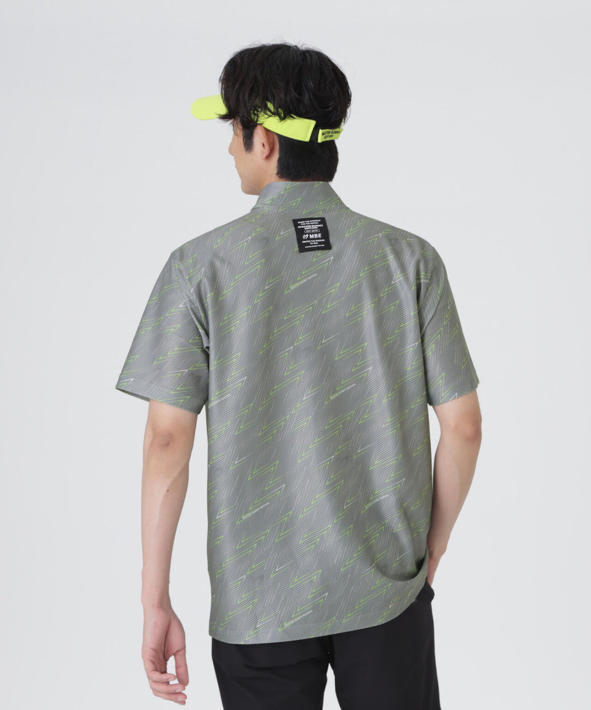 H:182cm/C:93/W:77/H:91 着用サイズ:5