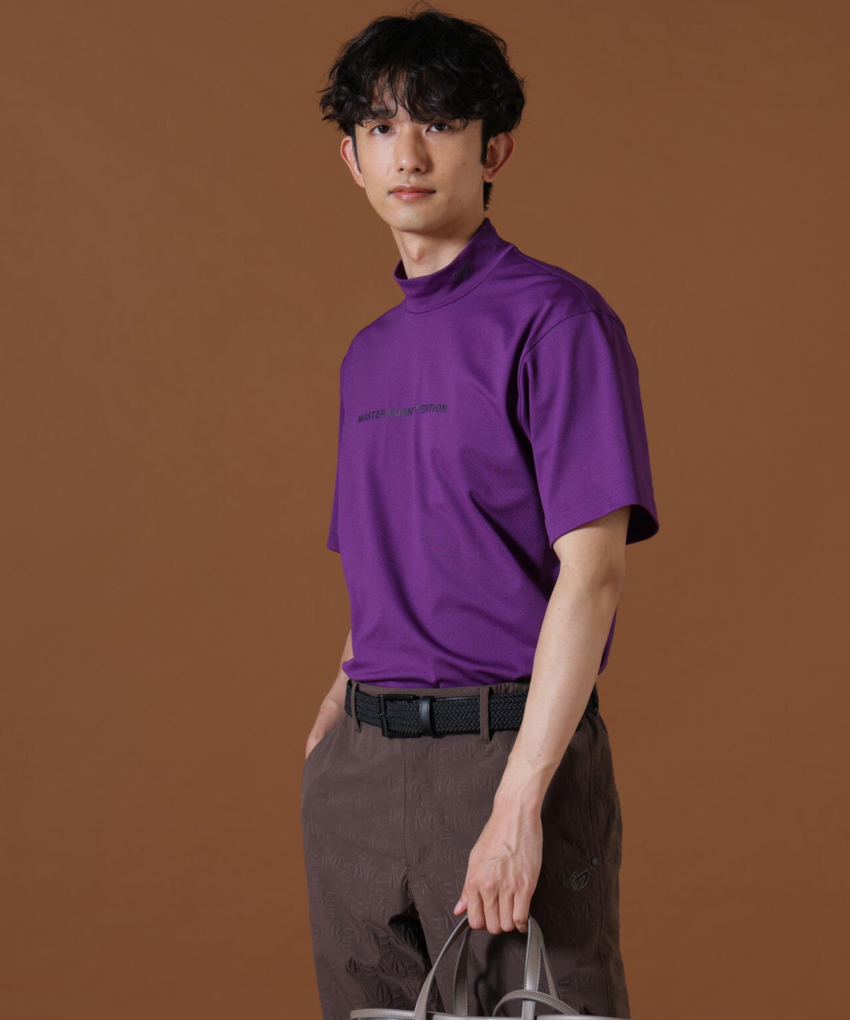 H:182cm/C:93/W:77/H:91 着用サイズ:5