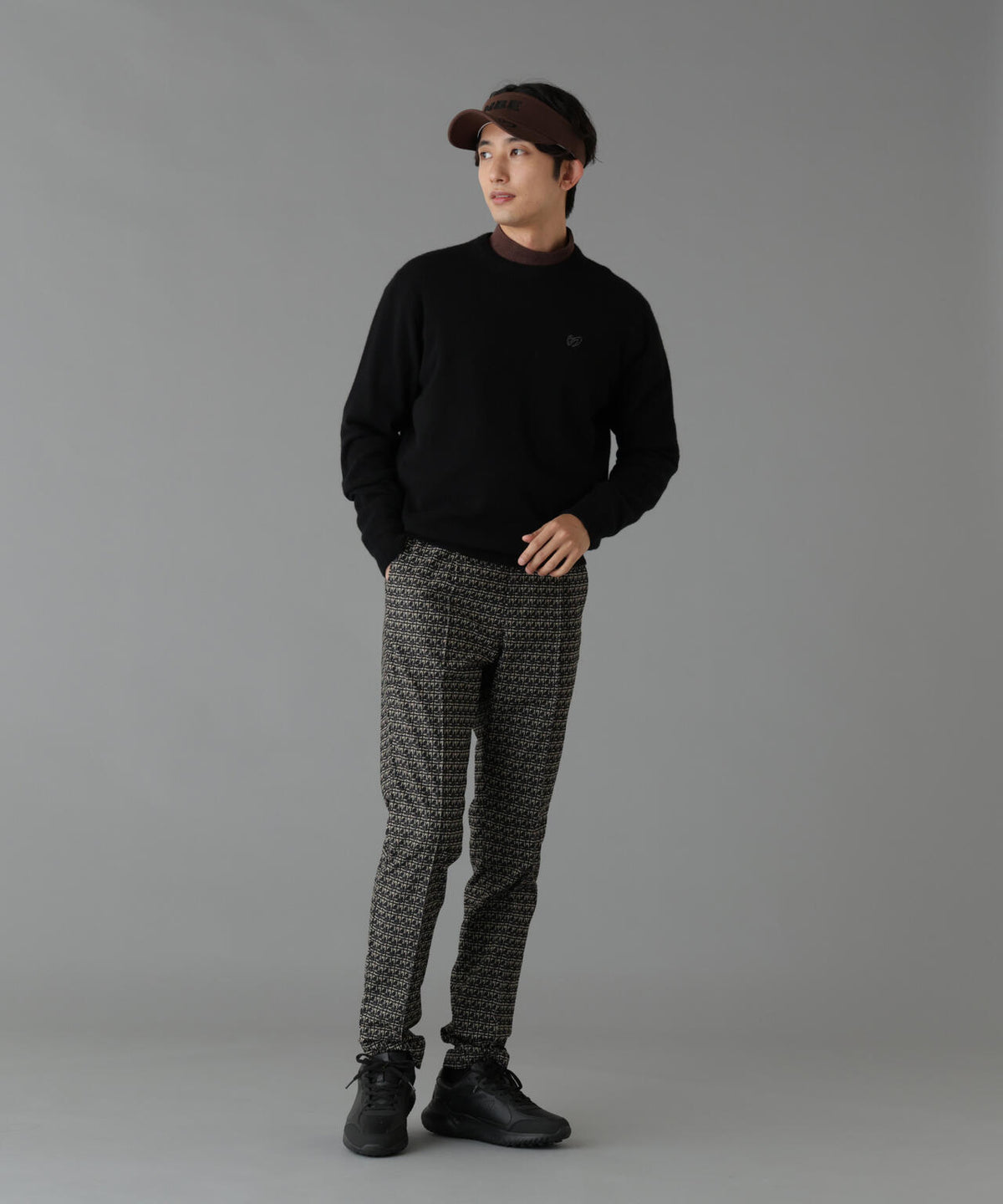 H:182cm/C:93/W:77/H:91 着用サイズ:5