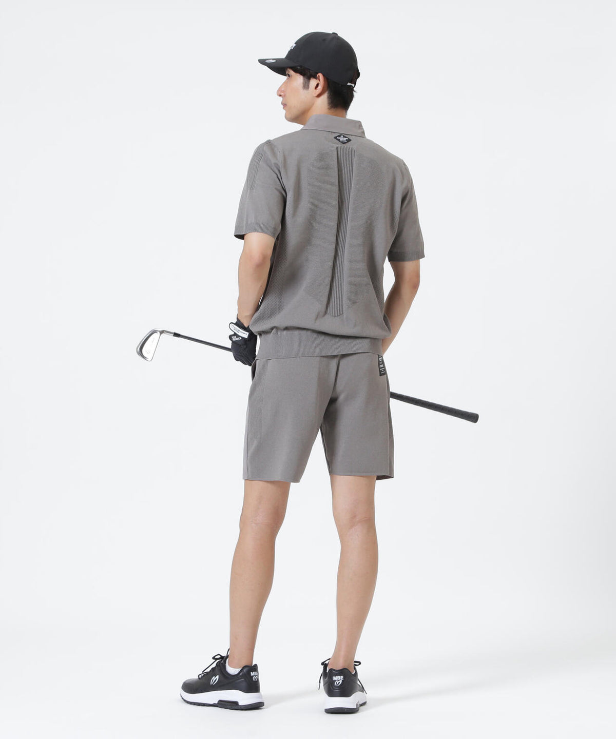 H:182cm/C:93/W:77/H:91 着用サイズ:5