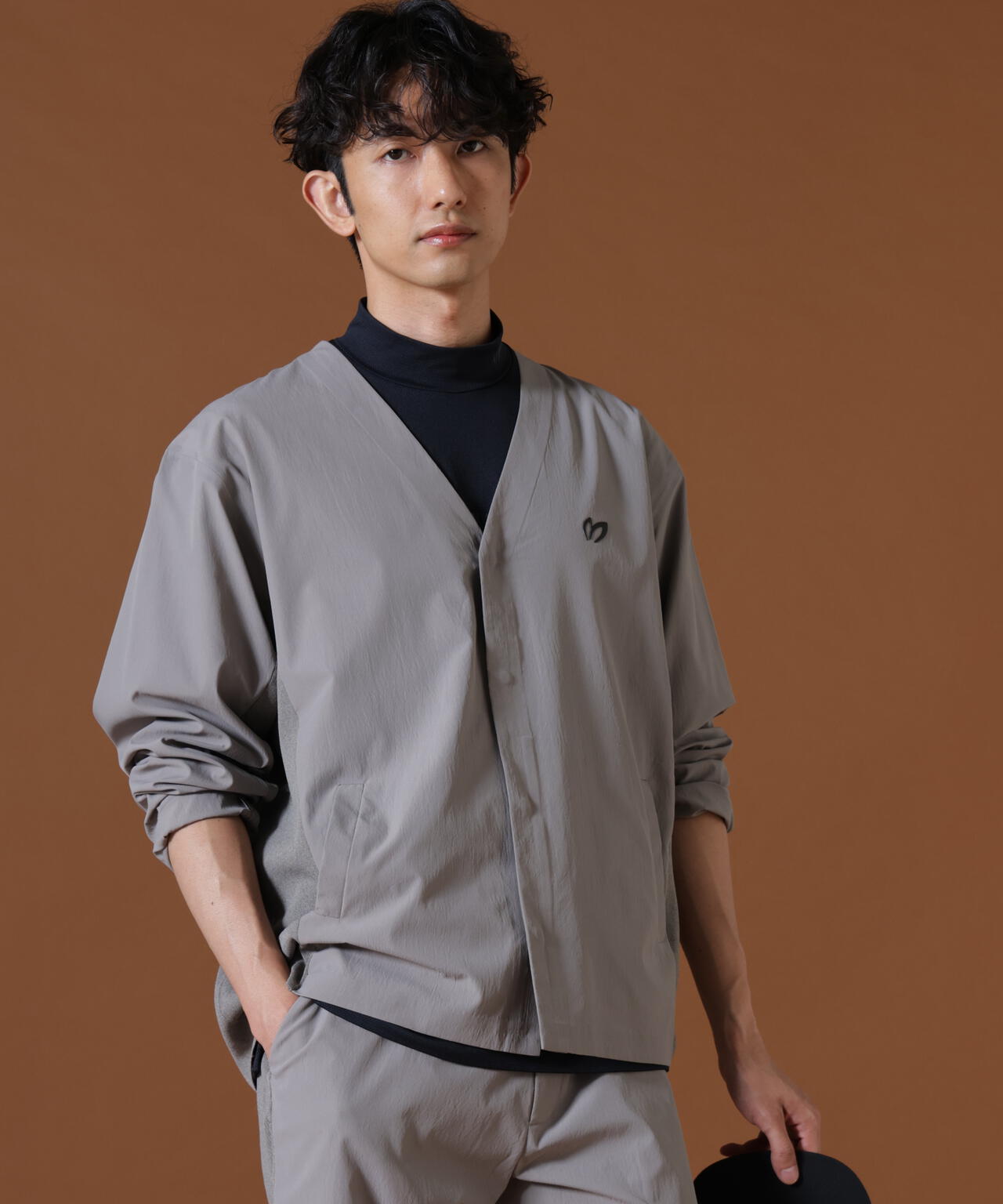 H:182cm/C:93/W:77/H:91 着用サイズ:5