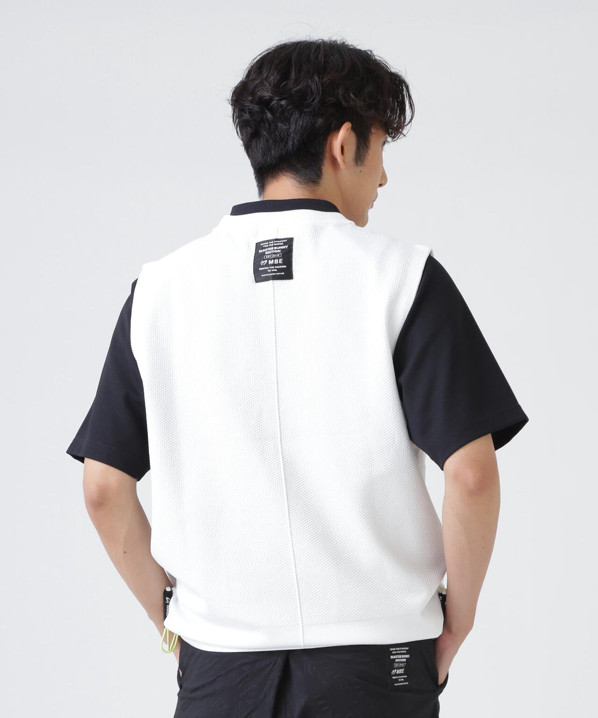 H:182cm/C:93/W:77/H:91 着用サイズ:5