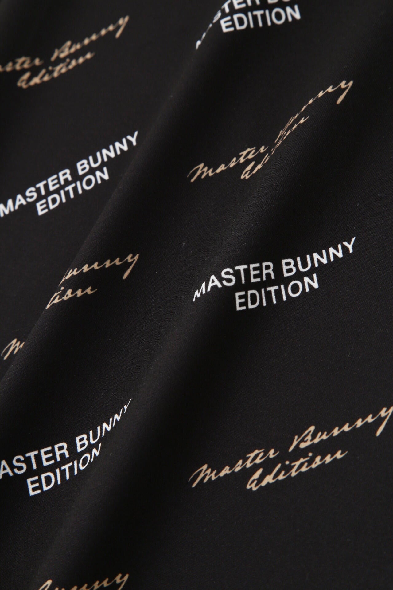 スムース裏起毛 ハイネックカットソープルオーバー <MBEバイアスロゴ/モノグラム柄>