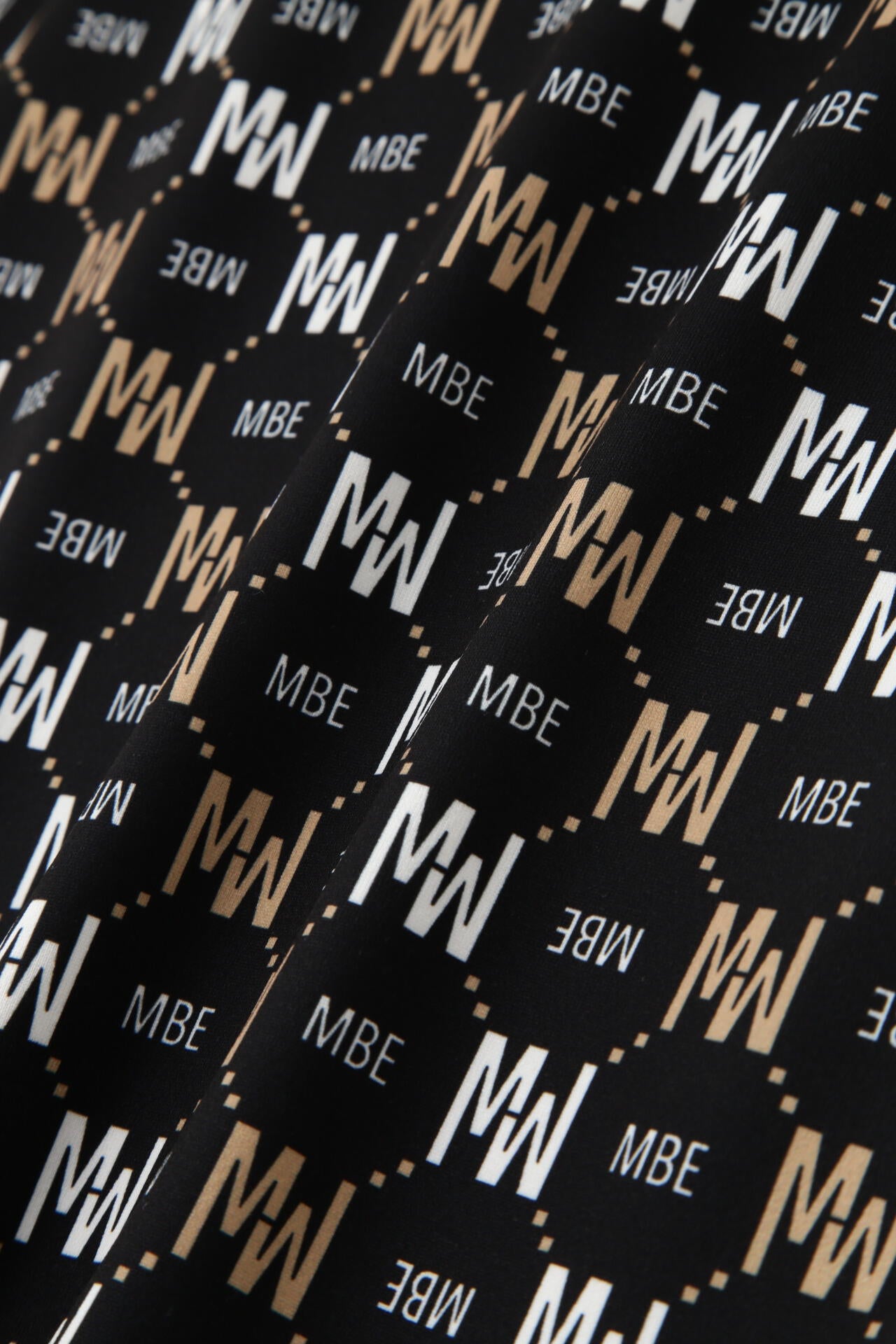 スムース裏起毛 ハイネックカットソープルオーバー <MBEバイアスロゴ/モノグラム柄>