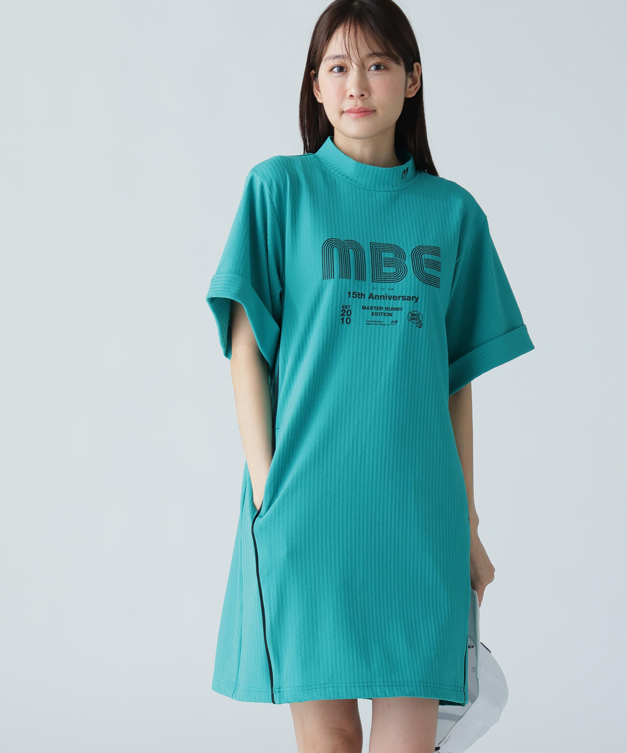 サッカーストライプ半袖モックネックワンピース