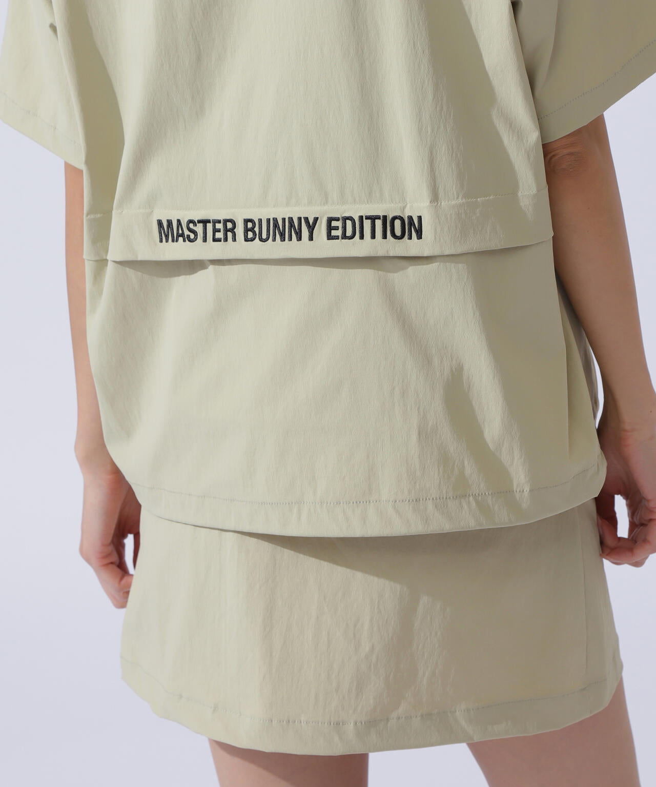 ナイロンストレッチプルオーバー