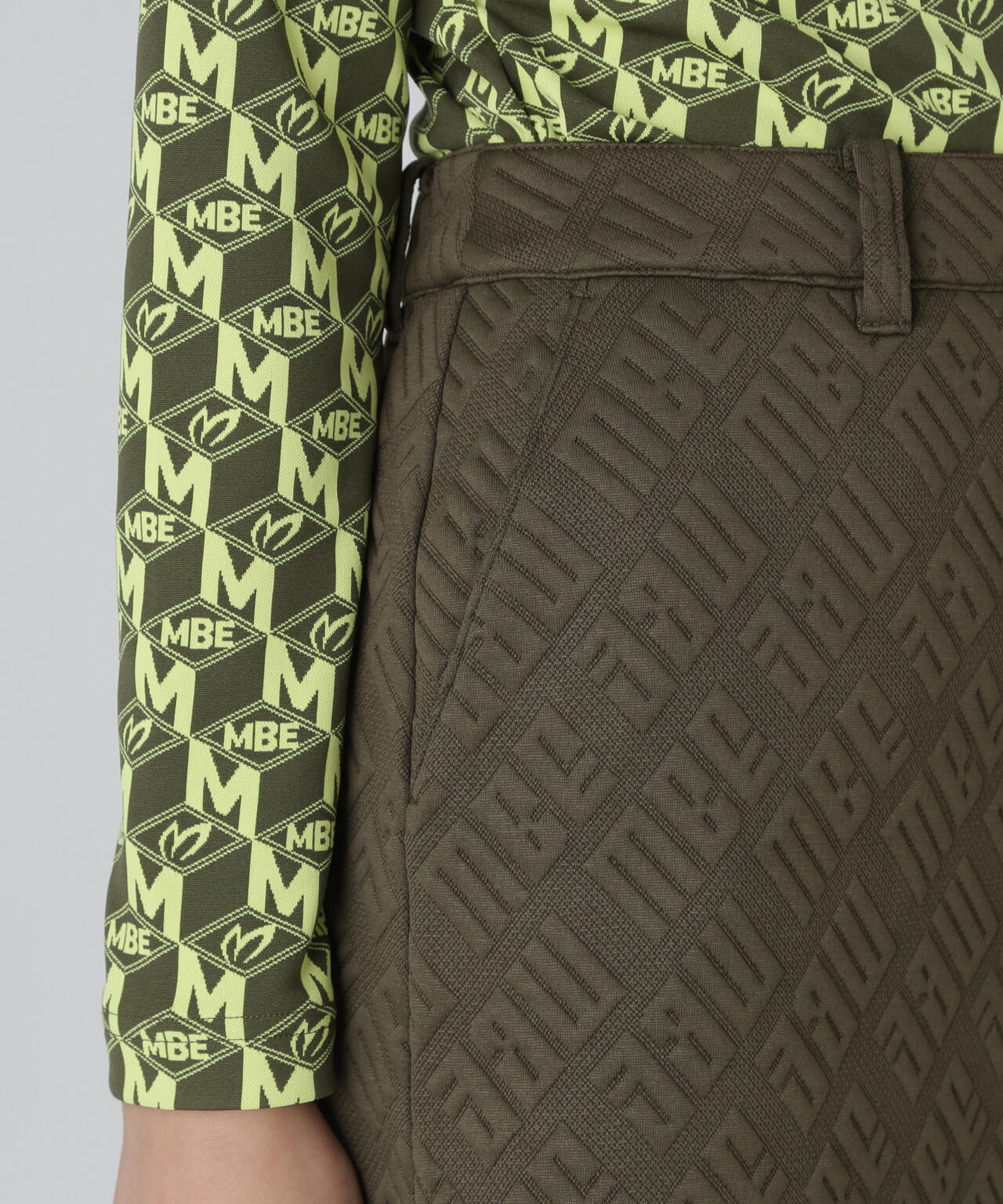 ロゴジャガードストレッチスカート