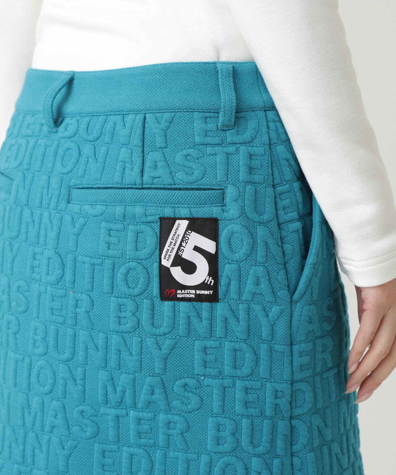 ロゴキルトジャガードスカート