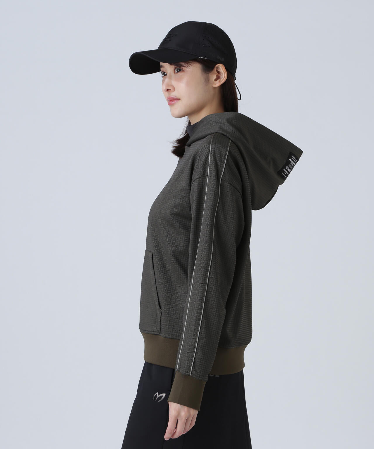 幾何学柄ジャガード フーディプルオーバー