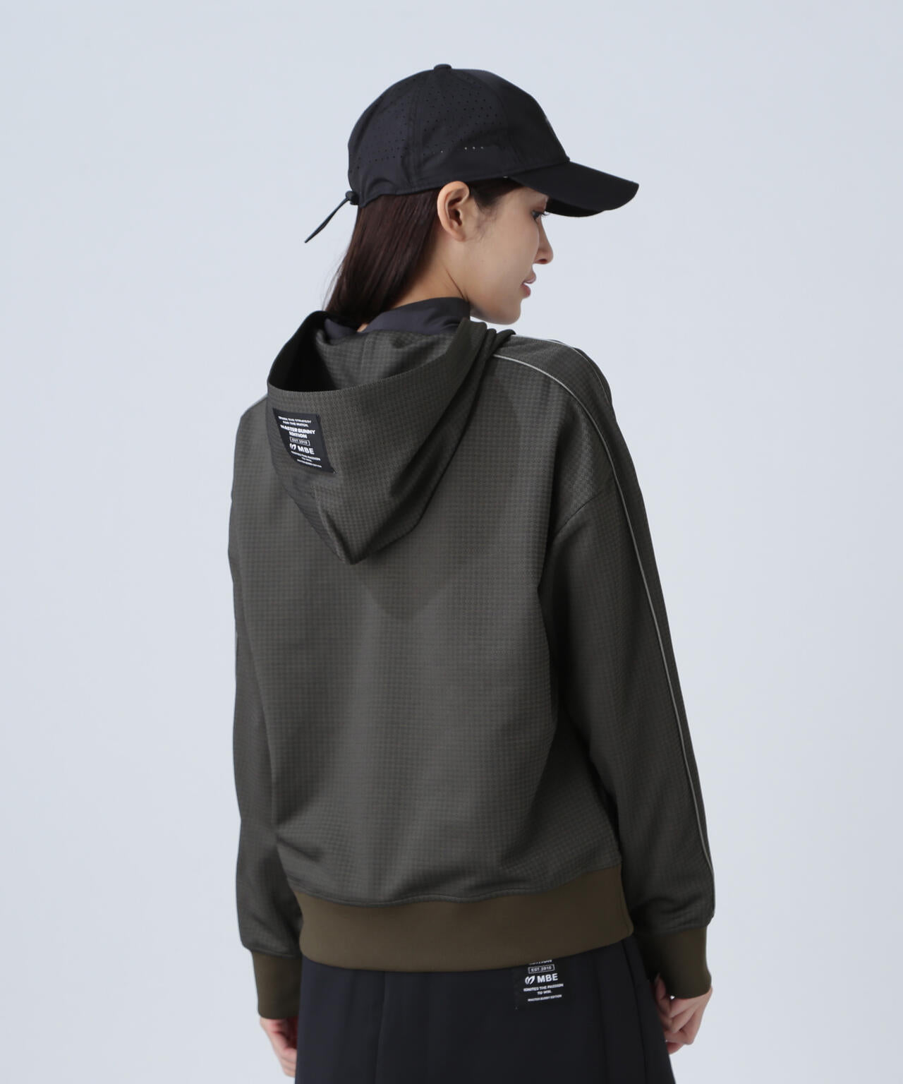 幾何学柄ジャガード フーディプルオーバー