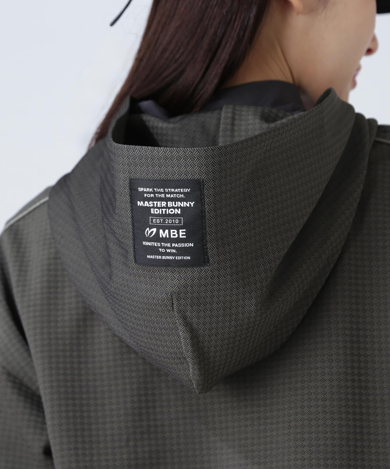 幾何学柄ジャガード フーディプルオーバー